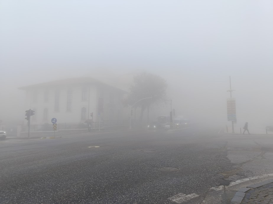 Edirne’de sis etkili oldu: Görüş mesafesi 50 metrenin altına düştü