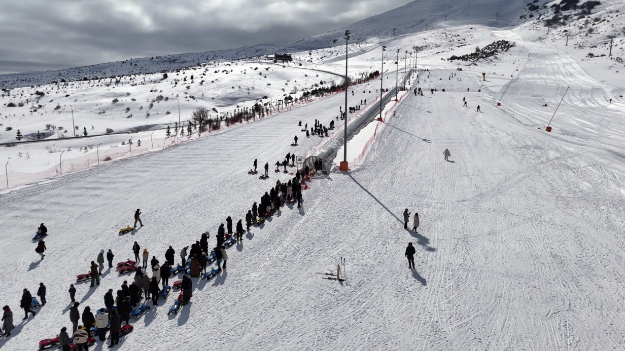 Kayak severler Yıldız Dağı’na akın etti