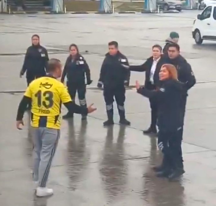 Highway savaş alanına döndü: Fenerbahçeli ve Amed SF’li taraftarlar birbirine girdi