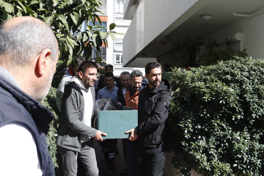 Hataylı gazeteci Antalya’daki evinde ölü bulundu