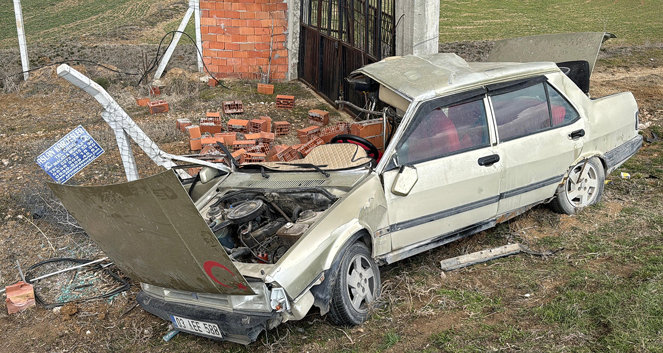 Afyonkarahisar'da korkunç trafik kazasında 1 kişi hayatını kaybetti, 6 kişi yaralandı. IHAA'nın haberine göre.