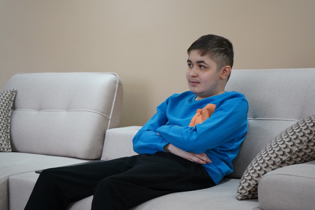 Dolandırıcıların yardım kampanyasına göz diktiği DMD kas hastası Görkem için Isparta tek yürek oluyor