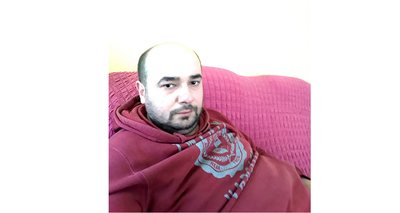 Annesinin mevlidinde kalp krizinden ölen genç toprağa verildi