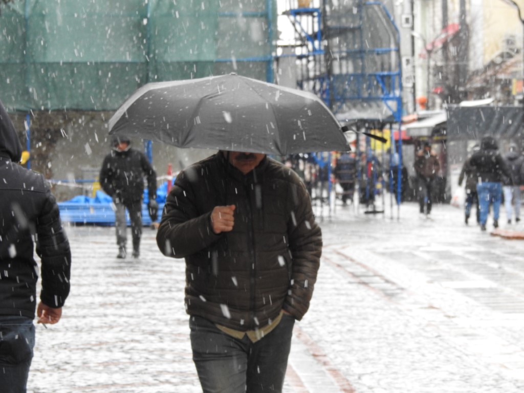 Edirne’de kar yağışı şehir merkezine ulaştı