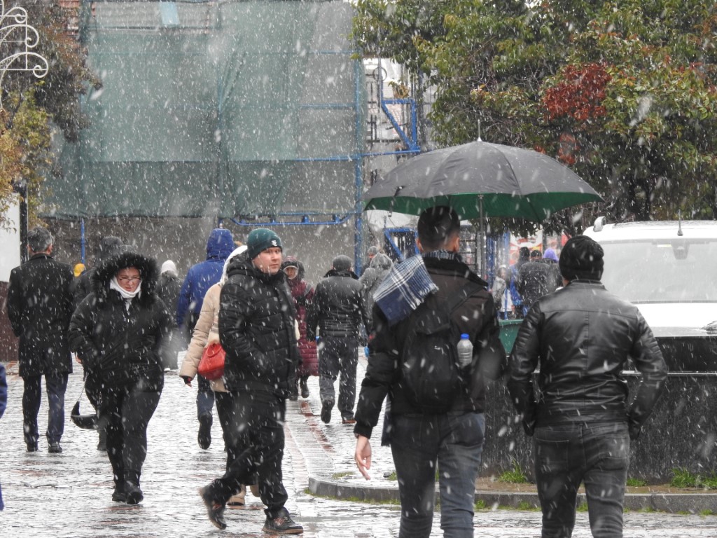 Edirne’de kar yağışı şehir merkezine ulaştı