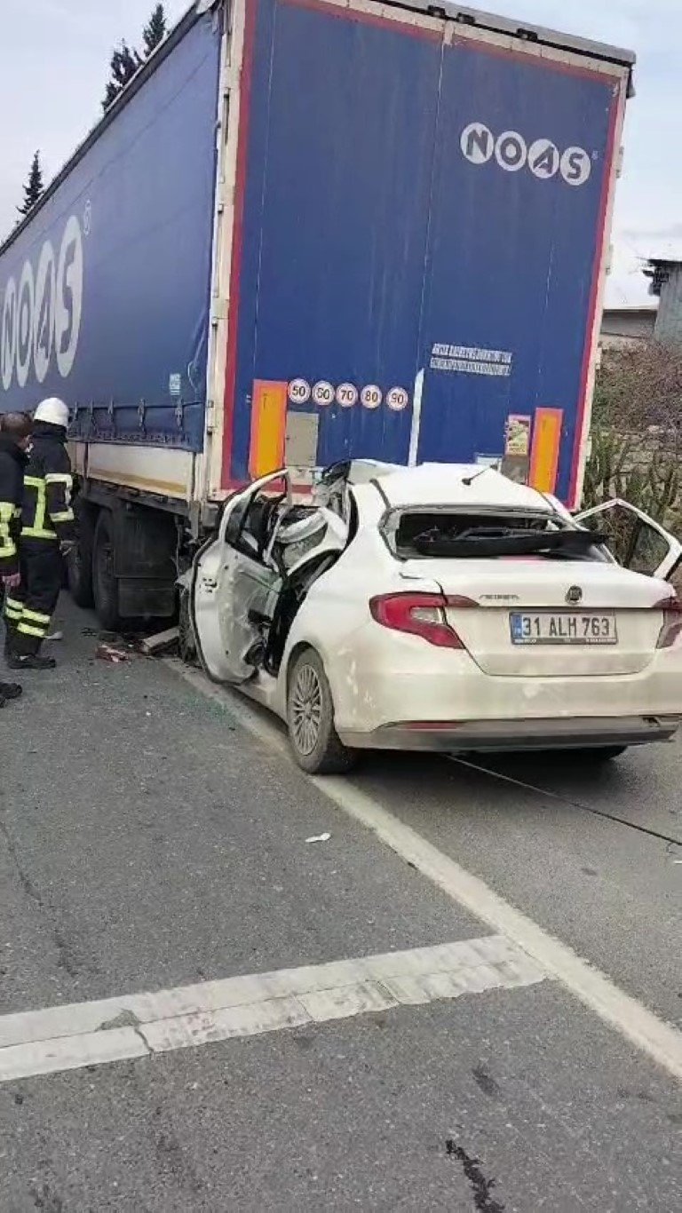 Tırla çarpışan Fiat otomobil sürücüsüne mezar oldu