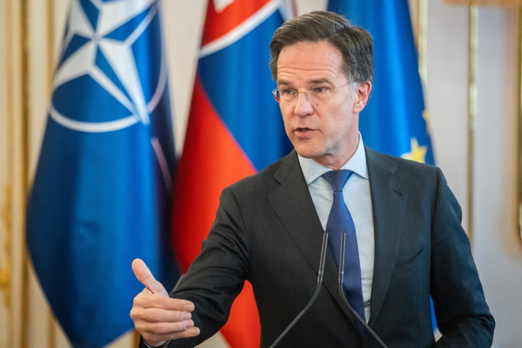 Rutte: "Avrupa'nın Ukrayna'da barışın tesisi konusunda kritik bir rol oynayacağı bir gerçek"