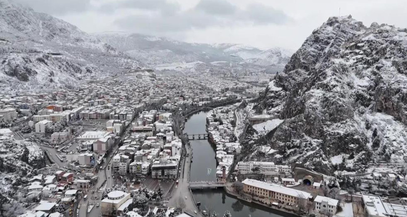 Barajların alarm verdiği Amasya’da Şubat’ta yağan kar yüzleri güldürdü