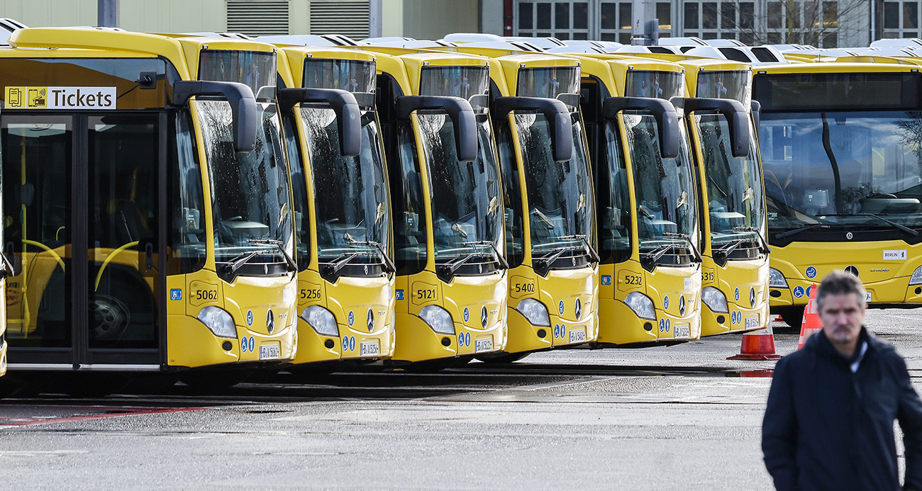 Almanya'nın 6 eyaletinde toplu taşıma grevleri başladı