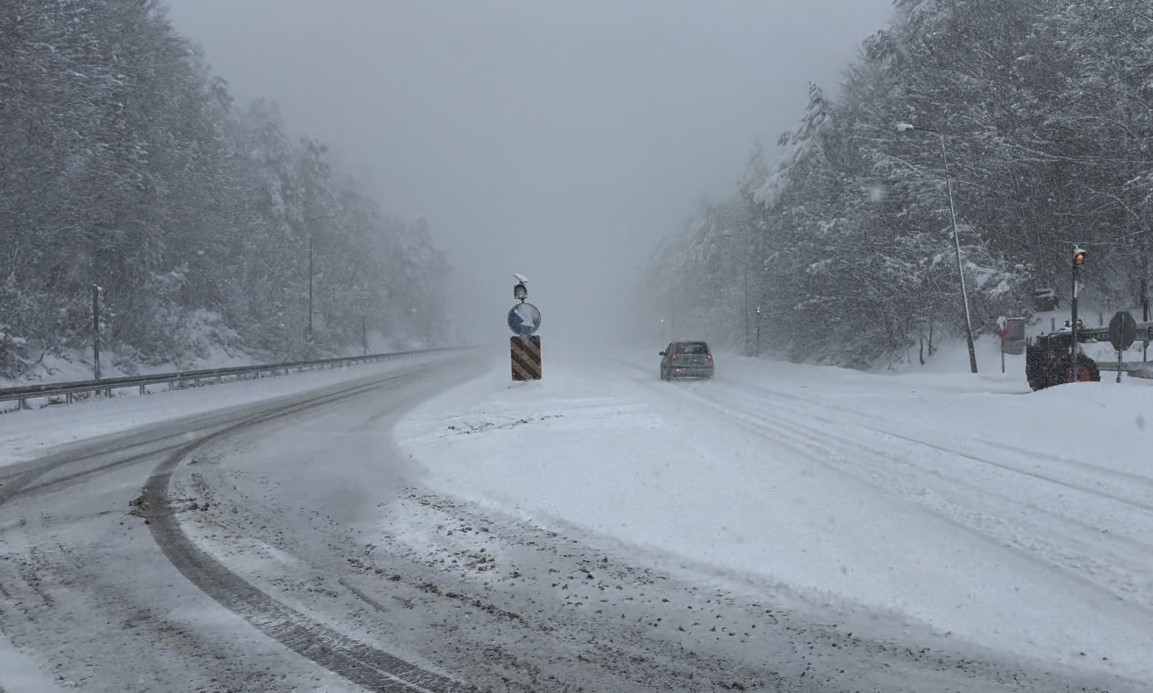 Bolu Dağı ulaşıma açıldı: Küçük araçların geçişine izin veriliyor