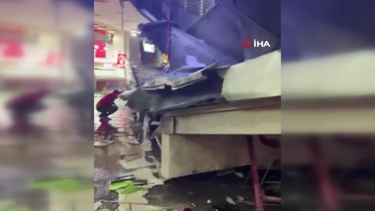 Peru'da alışveriş merkezinin çatısı çöktü: 3 ölü, 74 yaralı