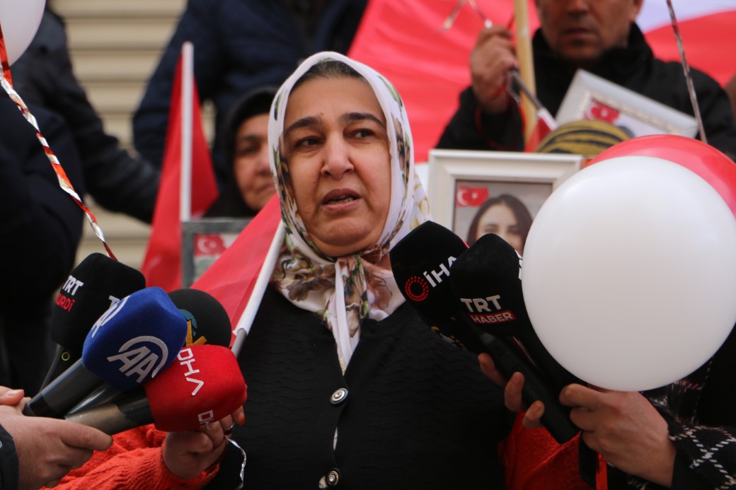 Diyarbakır anneleri 2 bin gündür evlatları için nöbette