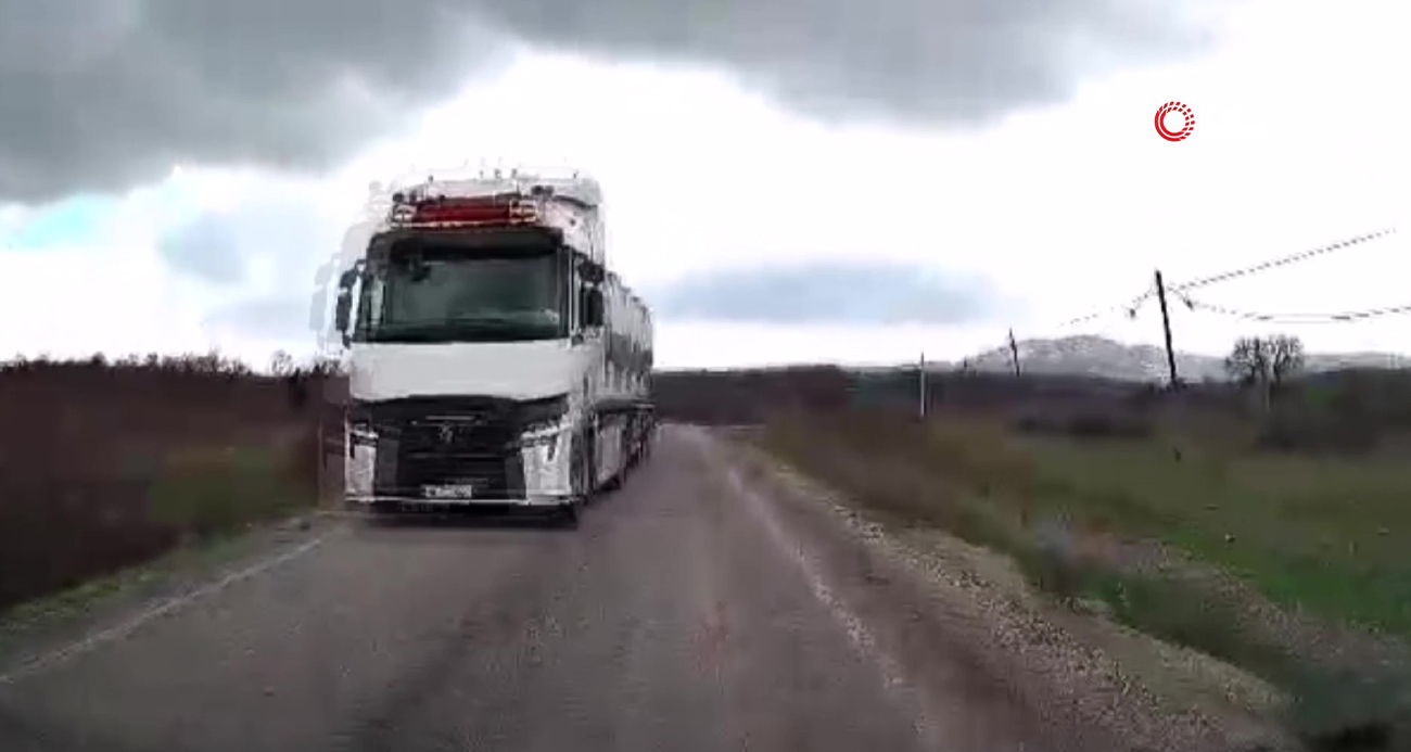 Süt tankeri karşı şeride geçti!