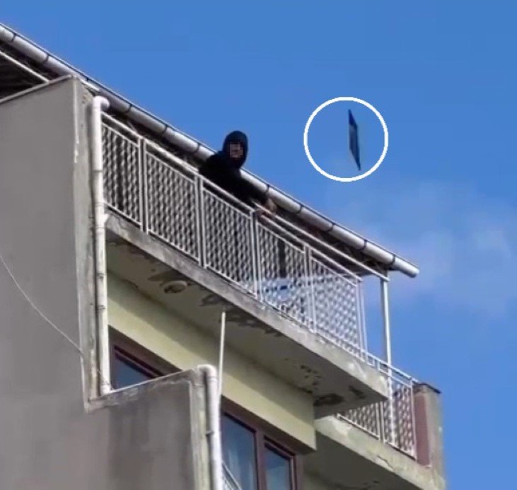 Tekirdağ’da sinir krizi geçiren şahıs evde ne bulduysa 5.kattan attı