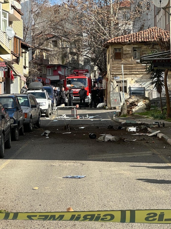 Tekirdağ’da sinir krizi geçiren şahıs evde ne bulduysa 5.kattan attı