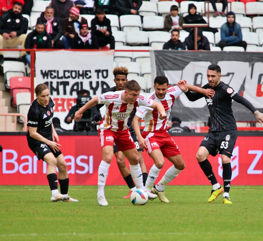 Beşiktaş, Rafa'yla güldü