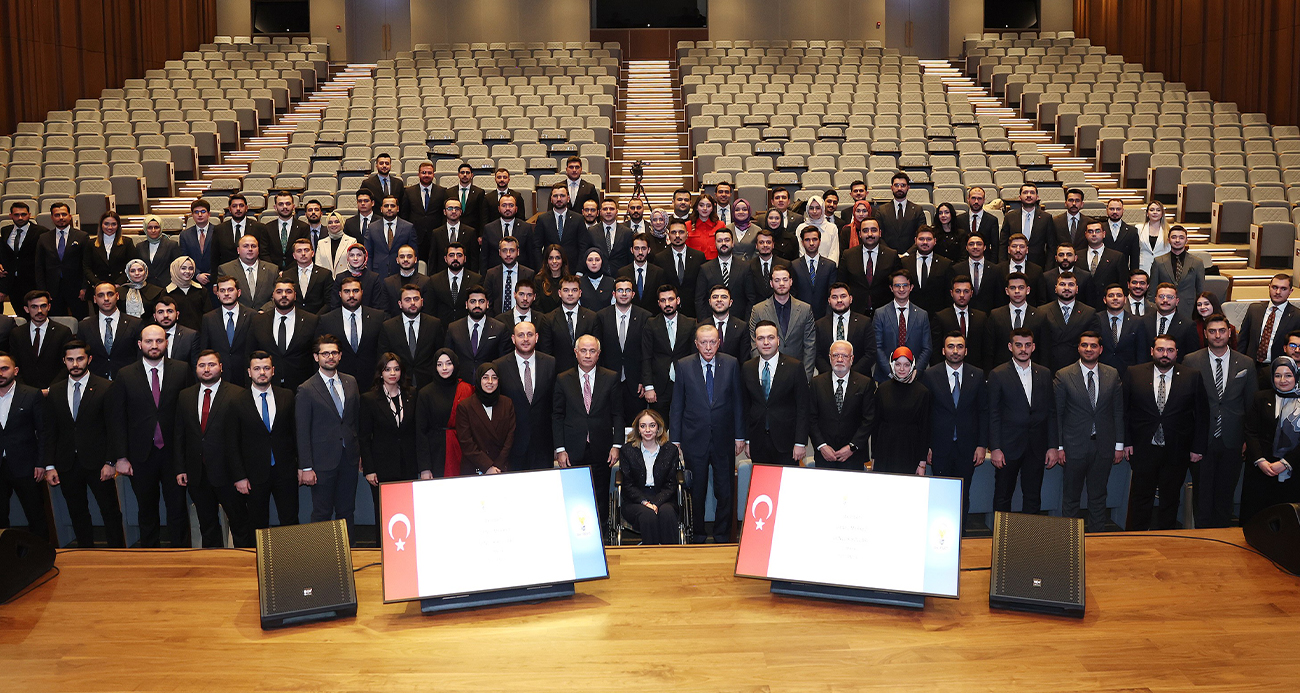 Cumhurbaşkanı Erdoğan, Gençlik Kolları MKYK toplantısına başkanlık etti