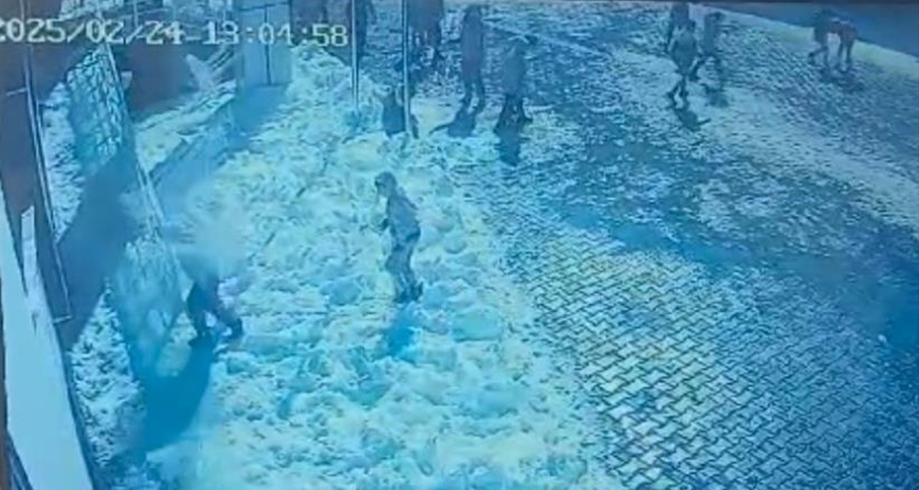Muş’ta ilkokul öğrencisinin başına buz kütlesi düştü