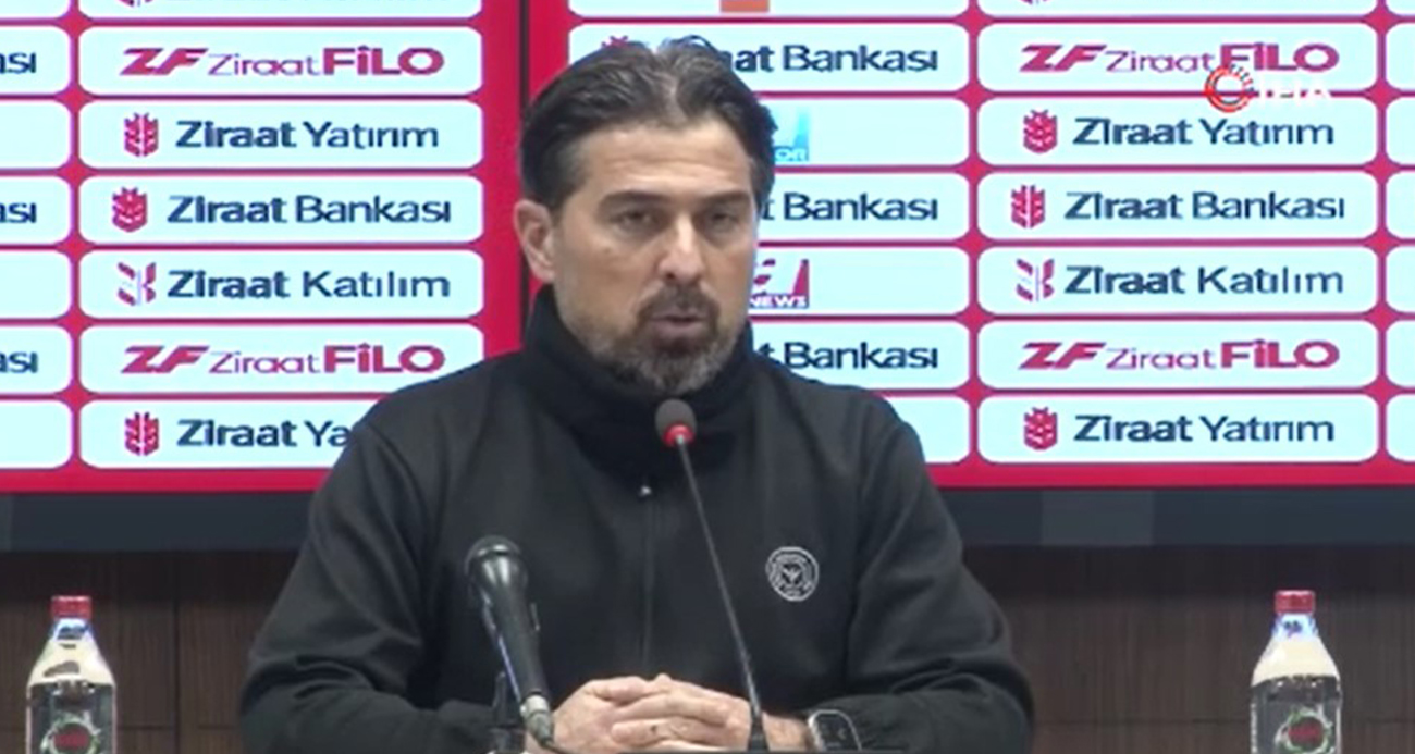 İlhan Palut: "Çok kötü futbol akşamını çok kötü skorla tamamladık"