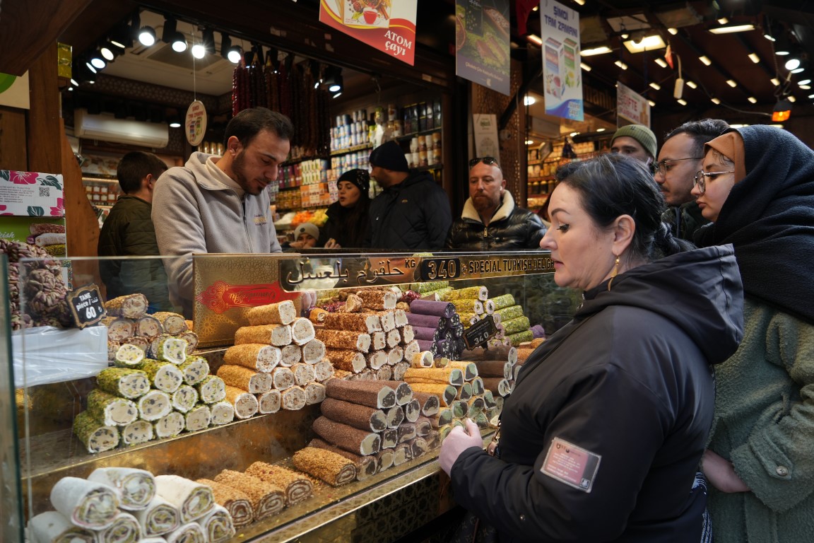 Eminönü’nde Ramazan hareketliliği