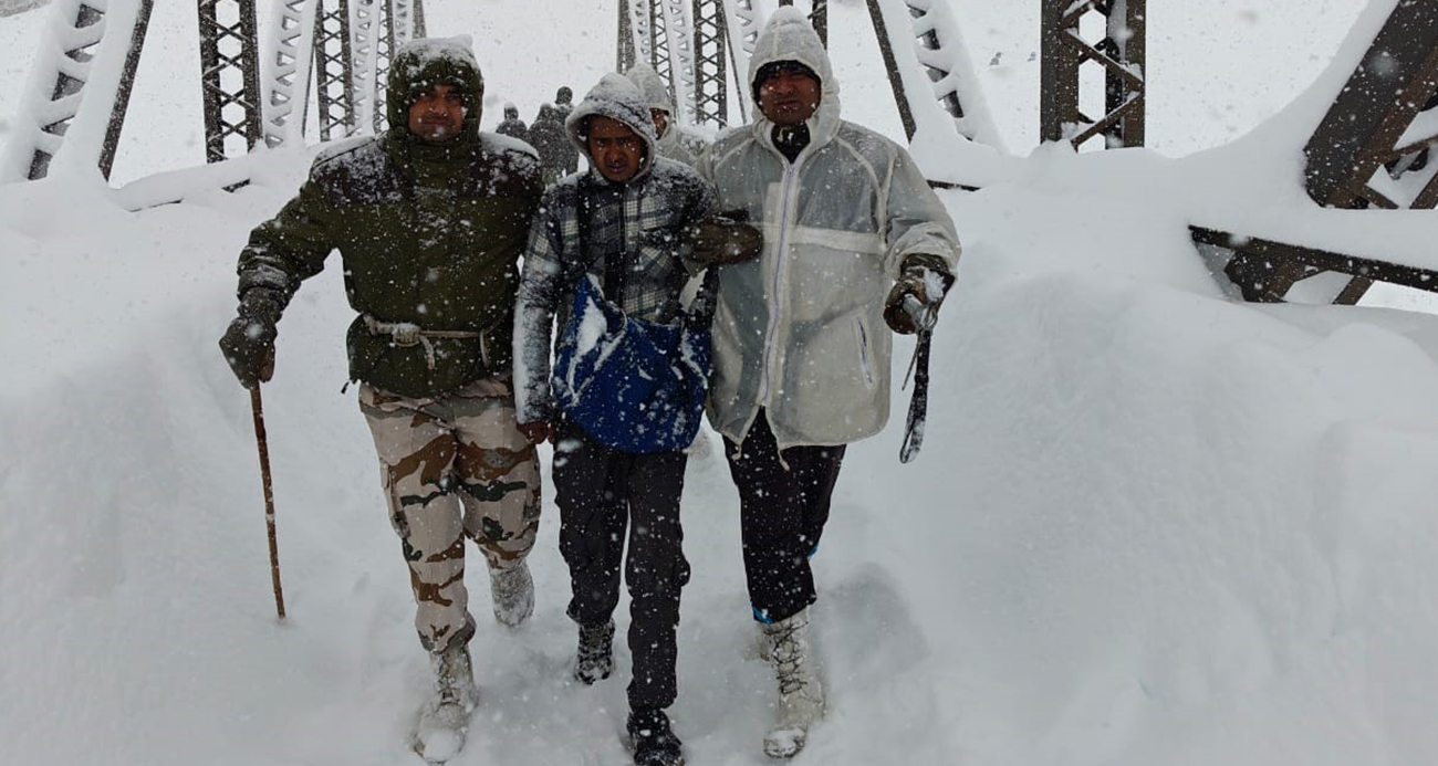 Hindistan’da çığ: 41 kişi kar altında mahsur kaldı