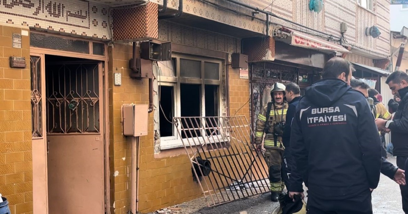 Bursa’da yangında can pazarı...2 si çocuk 4 kişi kurtarıldı