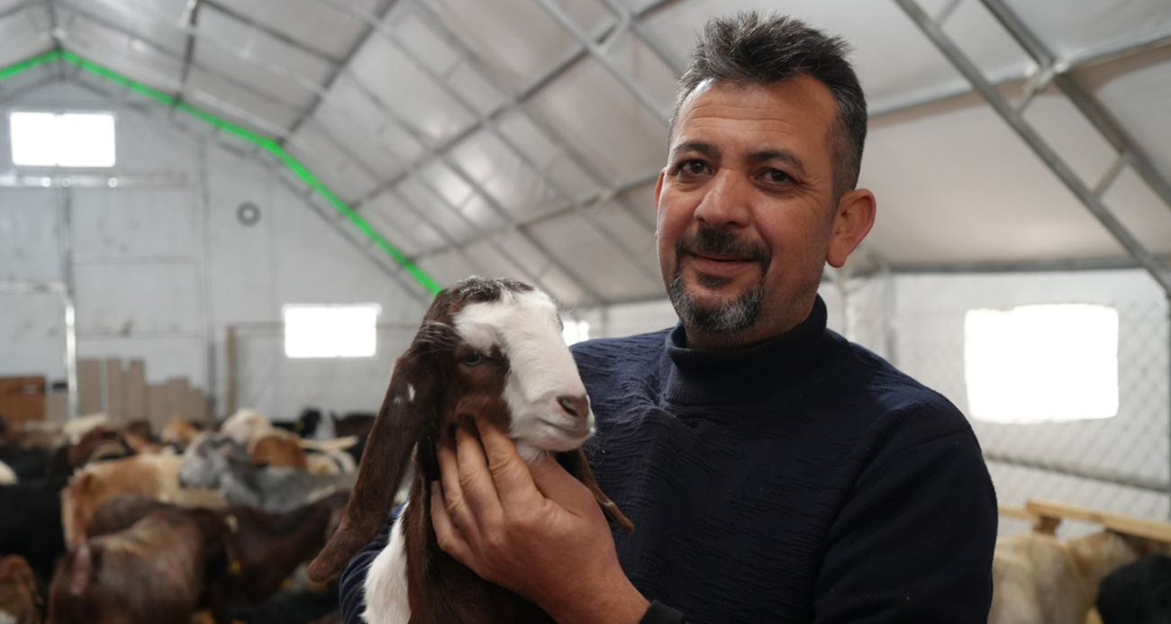 Emekli memur şehir hayatını bıraktı, köyünde hayvancılığa başladı
