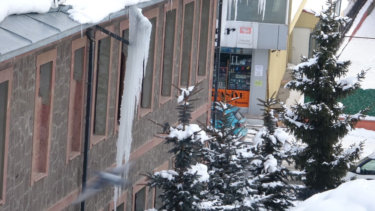 Ardahan’da kilitler bile dondu, Göle ilçesi eksi 24,8’i gördü