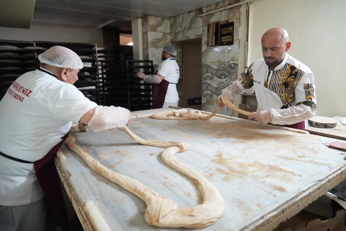 Ramazan sofralarının vazgeçilmezi, Niğde’nin tescilli lezzeti: Tahinli pide