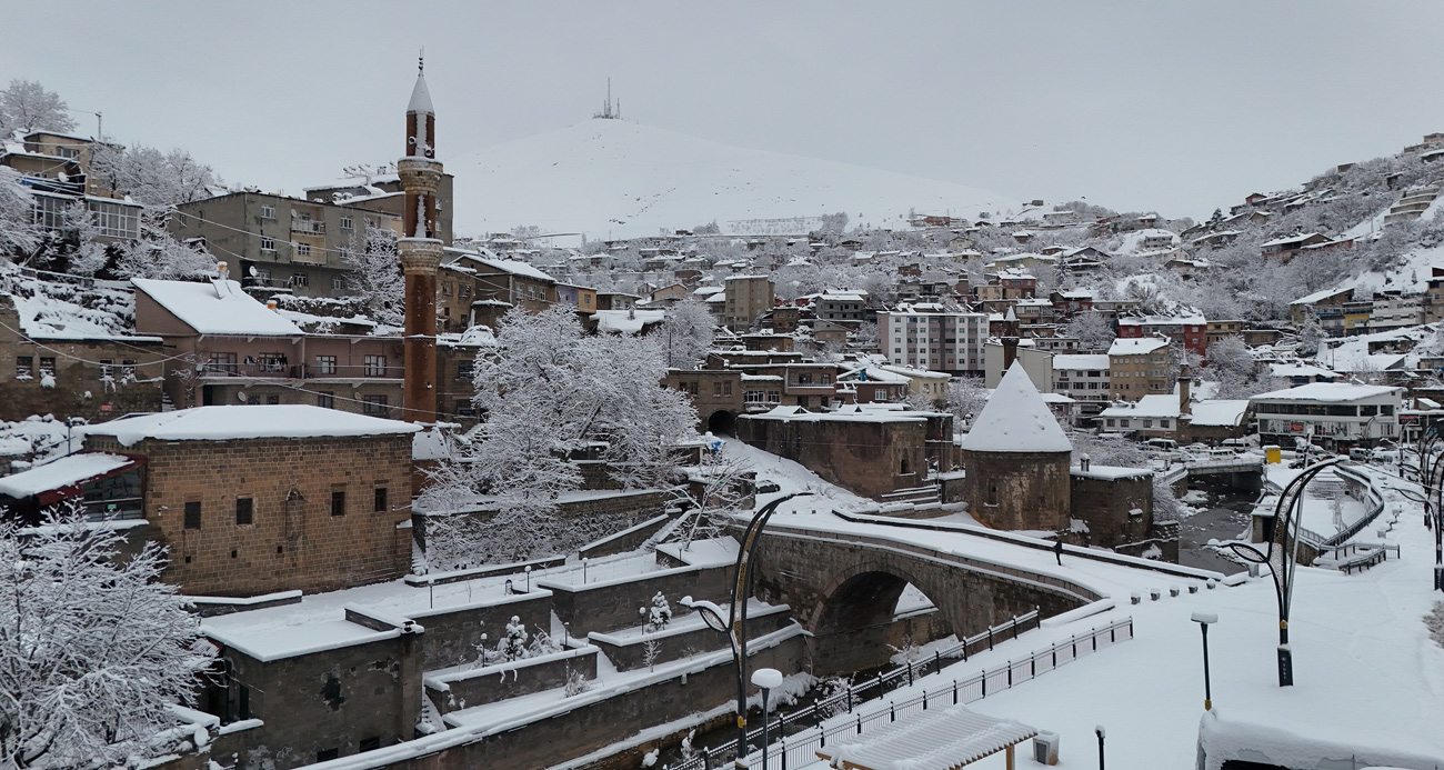 Bitlis’te karla gelen güzellik