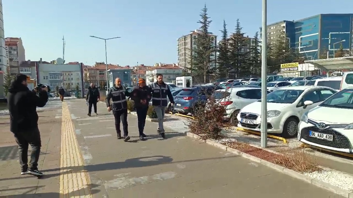 Doktoru bıçaklayan şüpheli: 