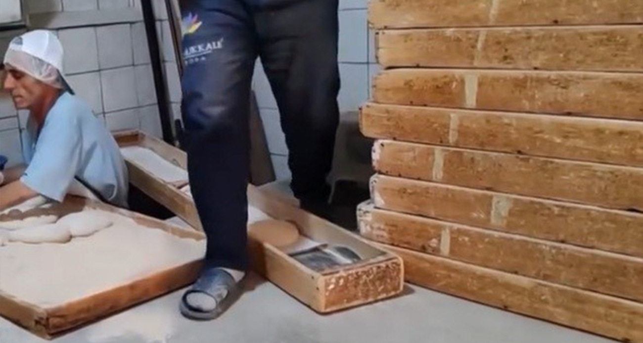 Çanakkale’de terlikle pide tezgahının üstünde üretim yapılan fırına 105 bin TL ceza