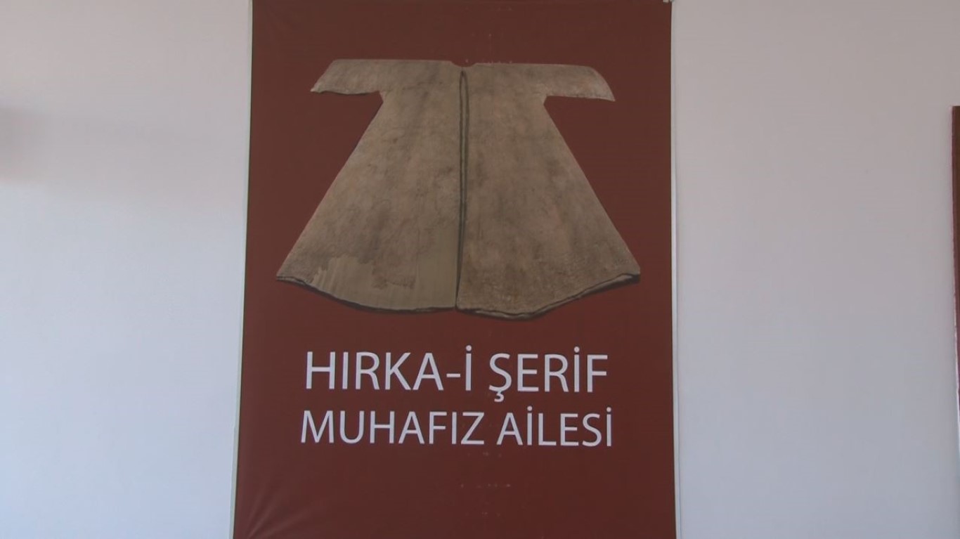 Hırka-i Şerif Camii gül suyuyla yıkandı