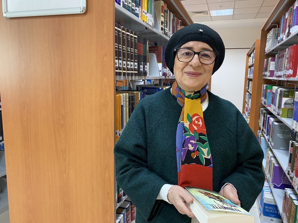 Çocuklarını büyüttükten sonra 3 üniversite bitirdi, şimdi de yüksek lisans yapıyor