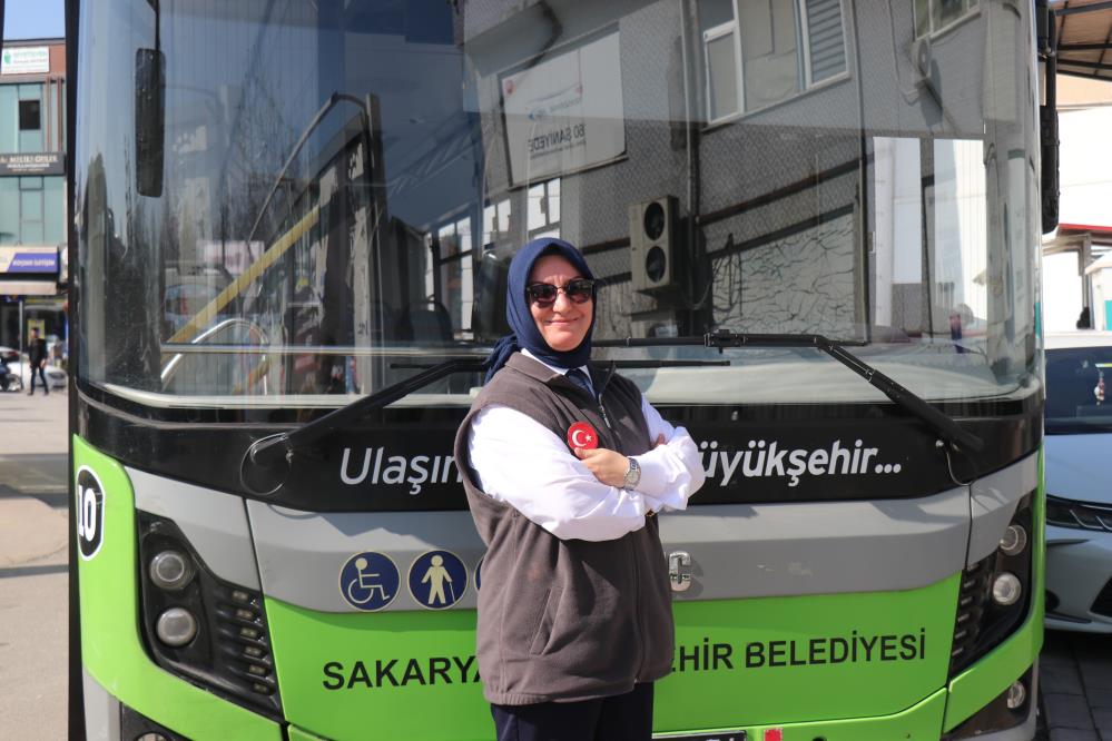 Ön yargıları kırıp belediye şoförü oldu: 2 çocuk annesi 8 yıldır direksiyon başında