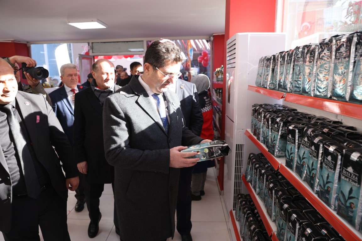 Çekmeköy Belediyesi Sosyal Market hizmete açıldı