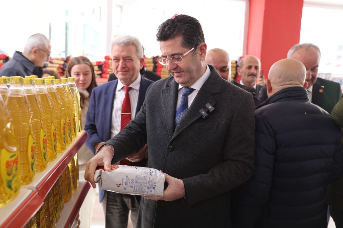 Çekmeköy Belediyesi Sosyal Market hizmete açıldı