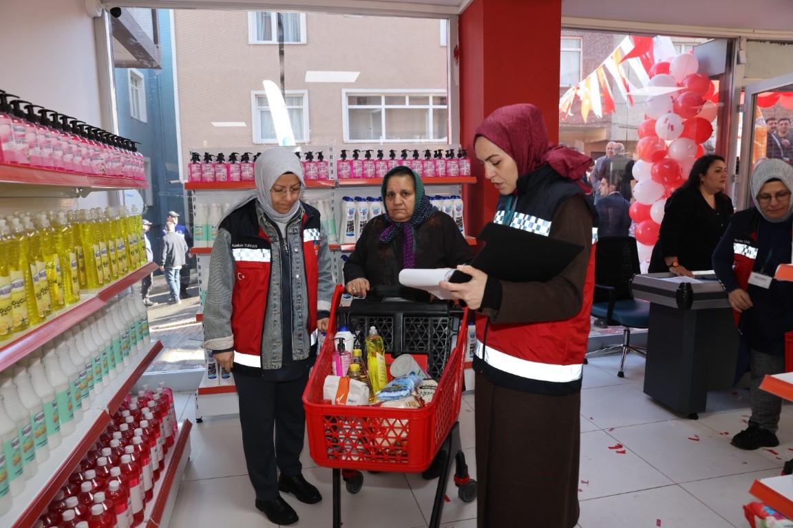 Çekmeköy Belediyesi Sosyal Market hizmete açıldı