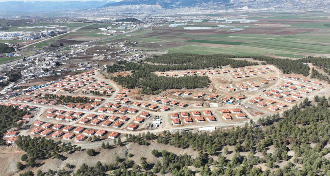 Depremden sonra köyler yeniden kuruluyor, modern evler dikkat çekiyor