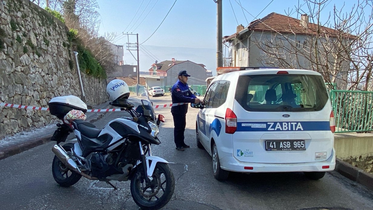 Sit alanında istinat duvarı çöktü: 2 katlı bina tahliye edildi