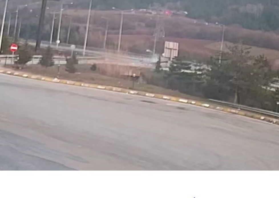 TEM’de 3 kişinin hayatını kaybettiği feci kaza kamerada
