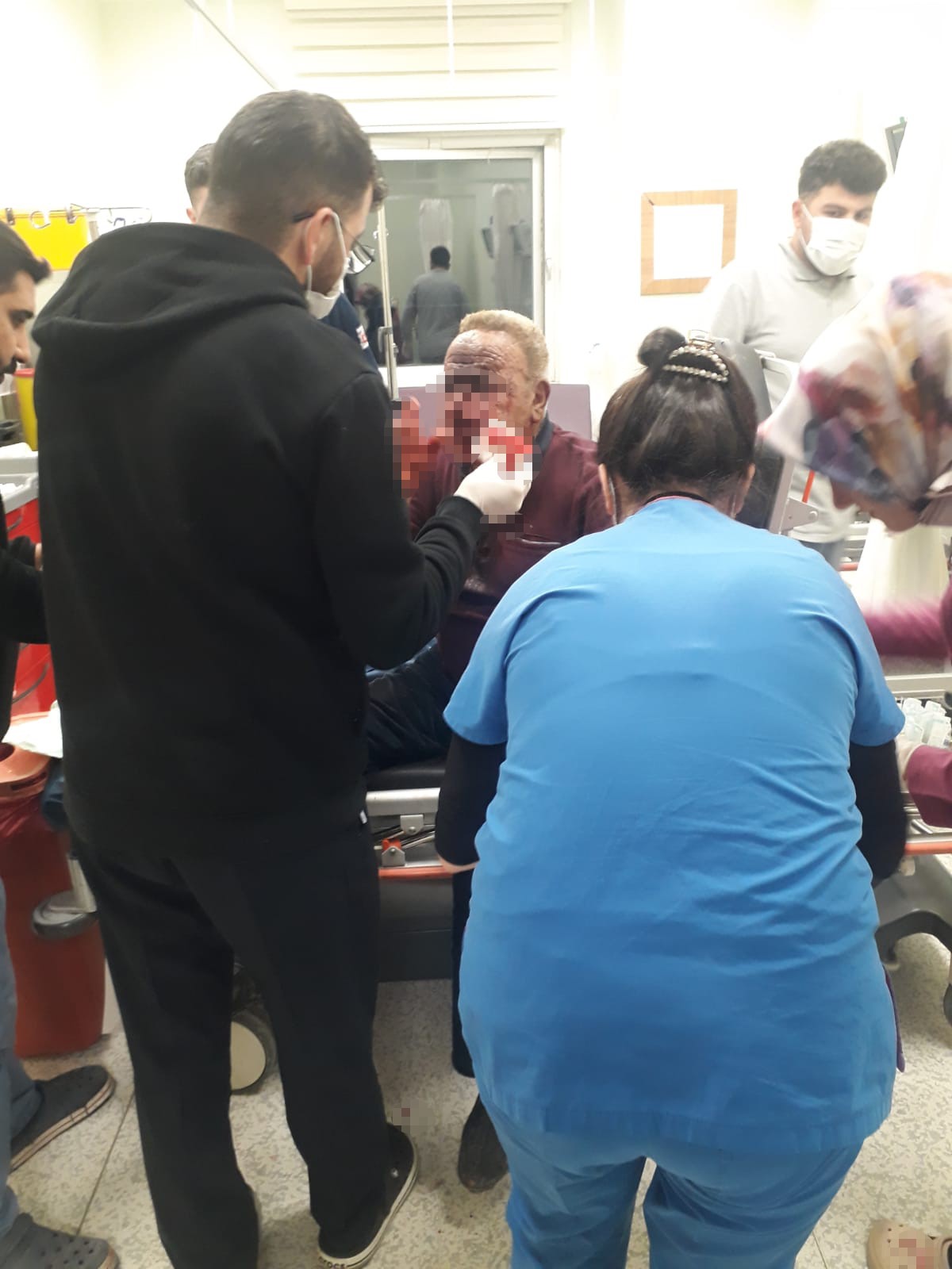 Ramazan topu elinde patlayan görevli ağır yaralandı