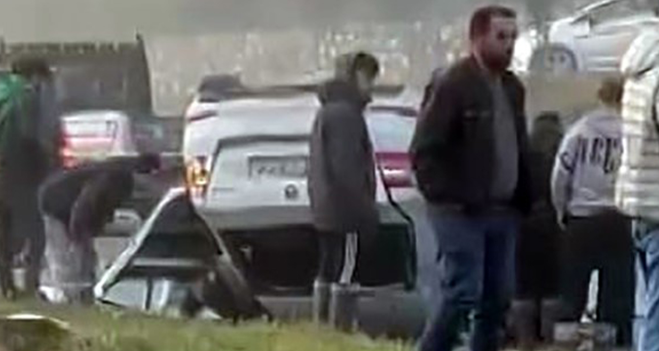 Sakarya’da kavşakta iki otomobil çarpıştı: 1 ölü, 3 yaralı