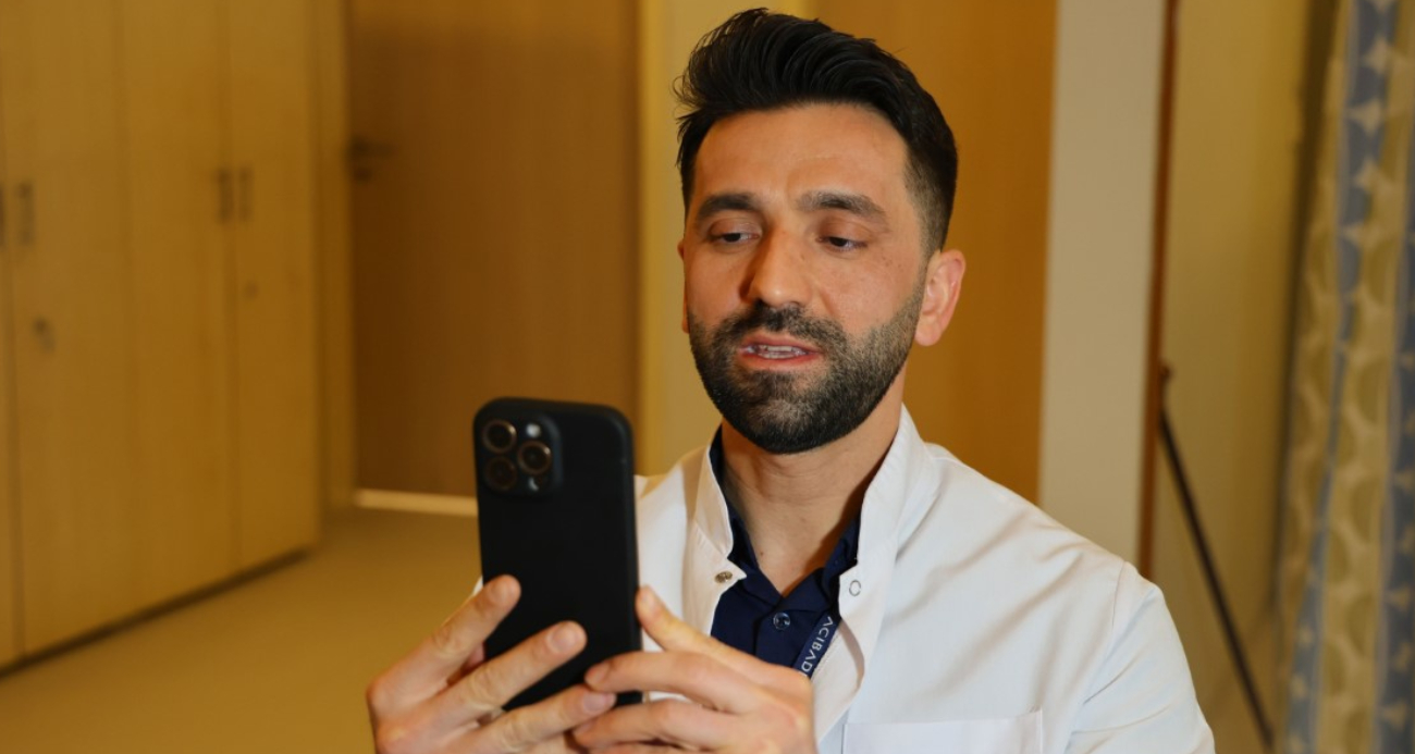 Uzmanı uyardı: "Aşırı telefon ve bilgisayar kullanımı ‘Text Neck’ sendromuna yol açıyor"