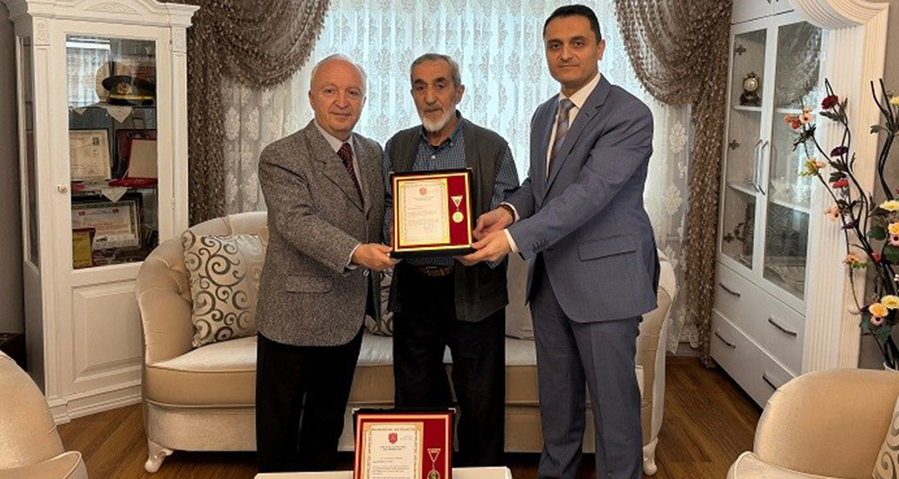 Şehit oğlunun maaşını ve sattığı arsanın gelirini TSKGV’ye bağışladı