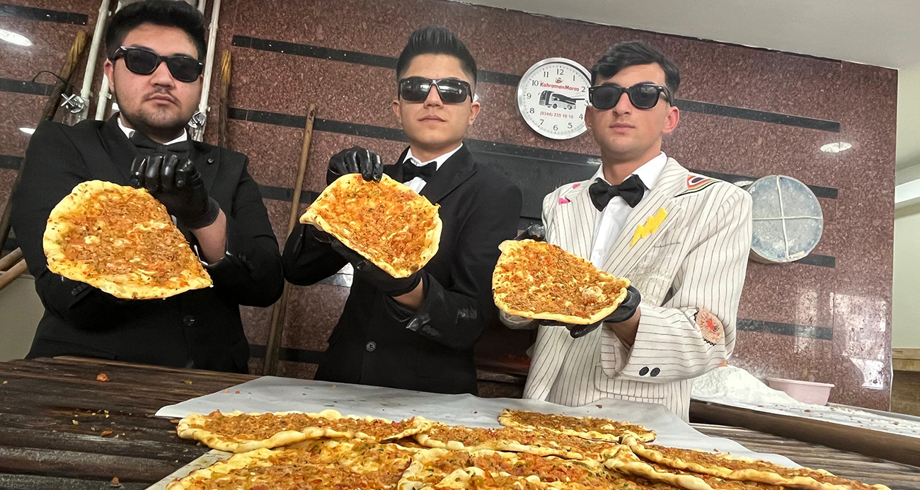 Film çekimi değil: Bunlar da takım elbiseli fırıncılar