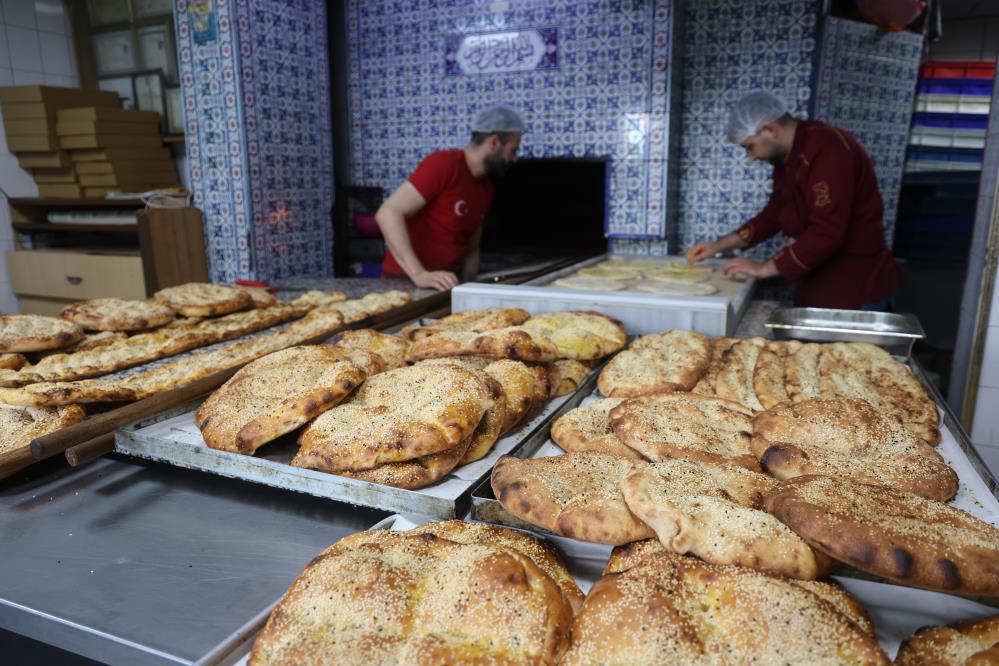 Ramazan ayında 450 derece sıcaklık önünde vazgeçilmez lezzet mesaisi