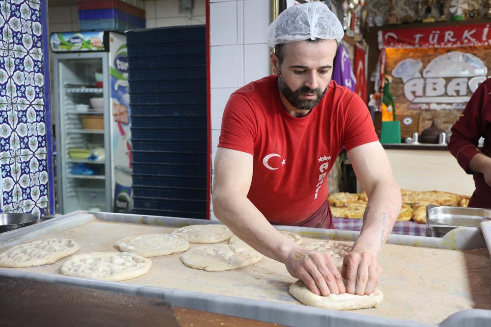 Ramazan ayında 450 derece sıcaklık önünde vazgeçilmez lezzet mesaisi