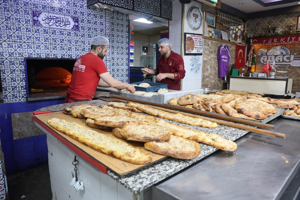 Ramazan ayında 450 derece sıcaklık önünde vazgeçilmez lezzet mesaisi