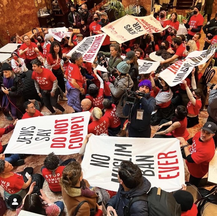 Yahudi protestocular Trump Tower'ı işgal etti: 98 gözaltı